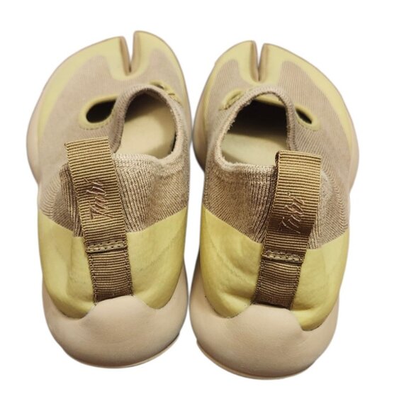 Tabi Split Toe Slip On Shoes Unisex Beige Stretch Comfort US M10 W12 EU 44 - Picture 8 of 13